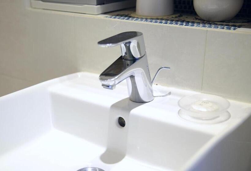 اتاق استاندارد, Ole Tai Sam Un