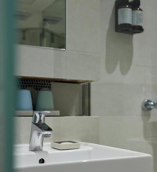 اتاق استاندارد, Ole Tai Sam Un