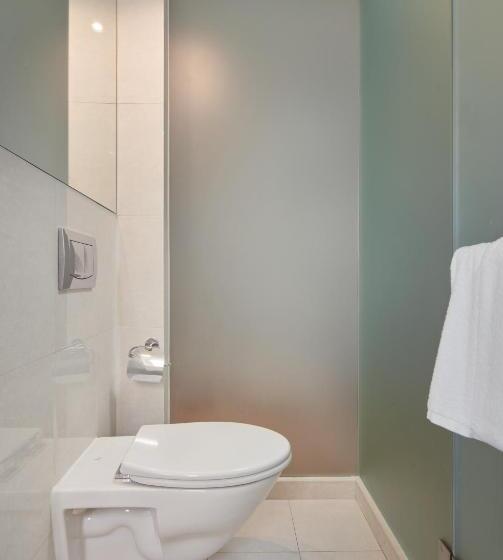 اتاق لوکس, Ole Tai Sam Un