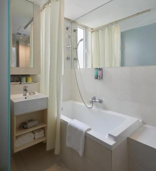 اتاق لوکس, Ole Tai Sam Un