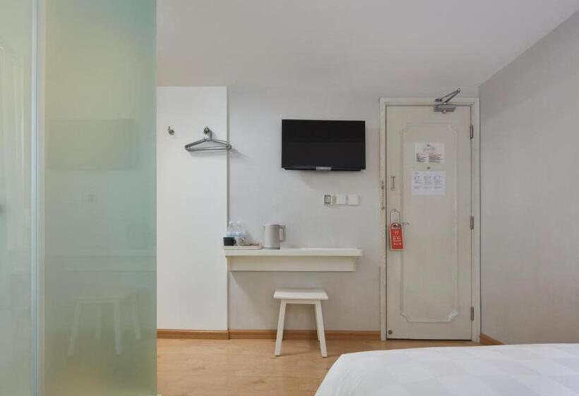 اتاق لوکس, Ole Tai Sam Un