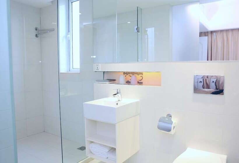 اتاق استاندارد, Ole Tai Sam Un