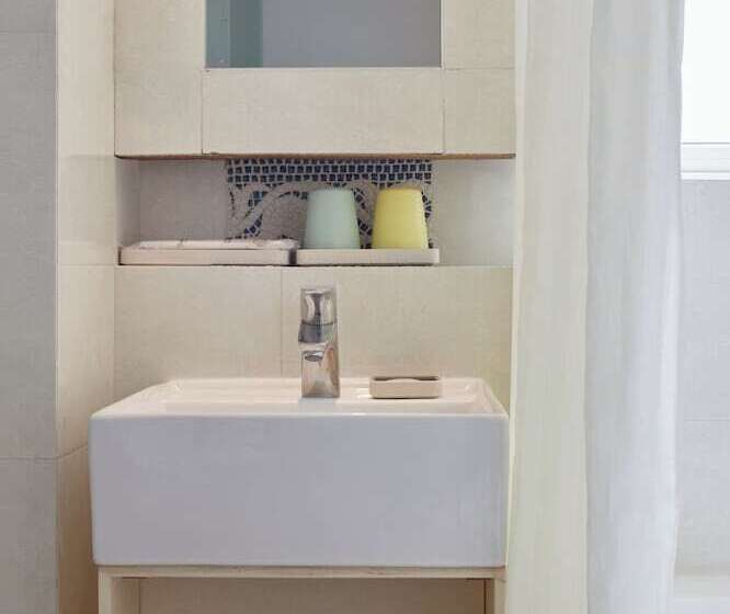 اتاق لوکس, Ole Tai Sam Un