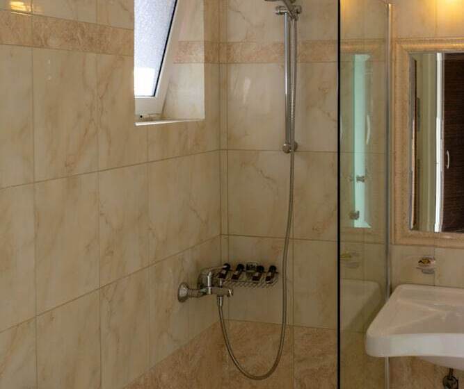 اتاق سوپریور با چشمانداز باغ, Zante Pantheon