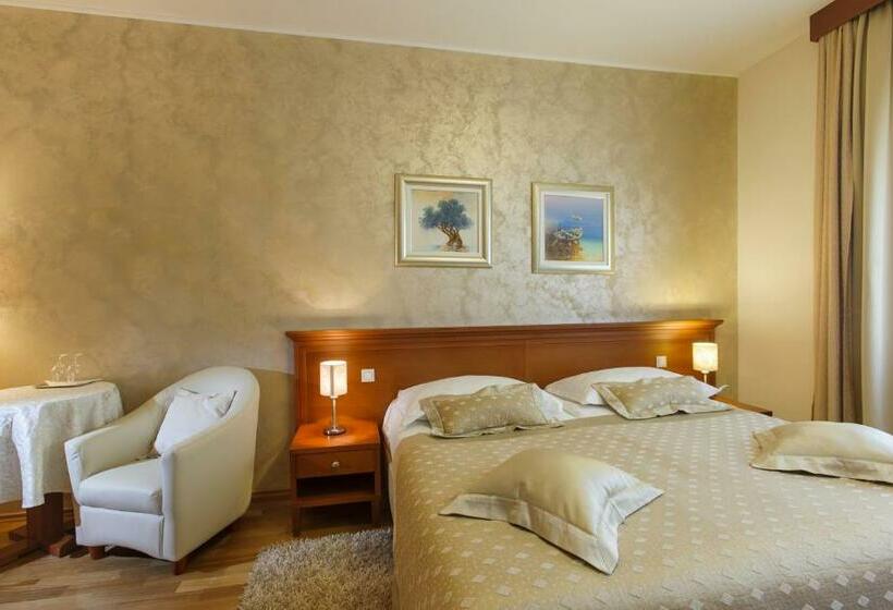 수피리어 룸, Royal Suites