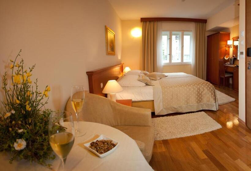 수피리어 룸, Royal Suites