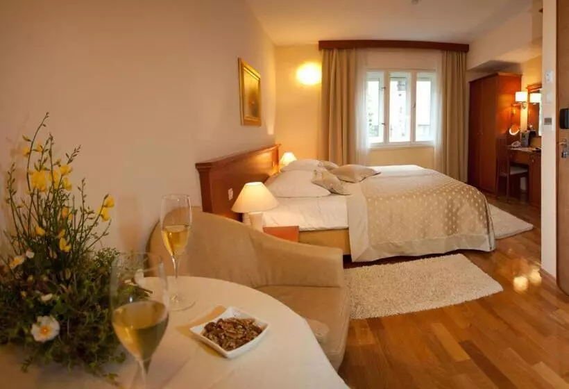 Quarto Superior, Royal Suites