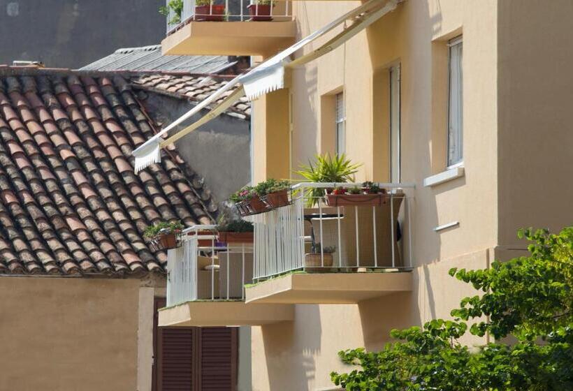 발코니 수피리어 룸, Royal Suites