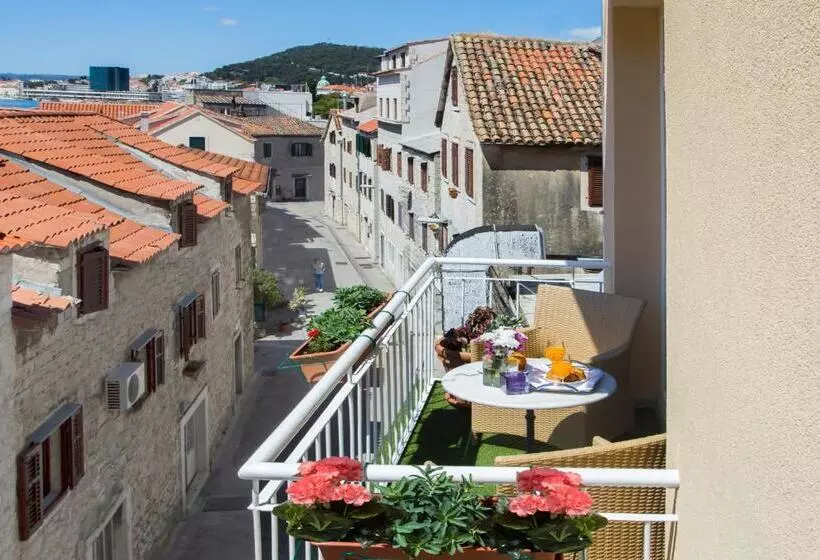 Quarto Superior com Sacada, Royal Suites