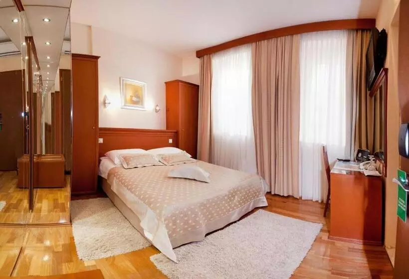 Quarto Clássico, Royal Suites