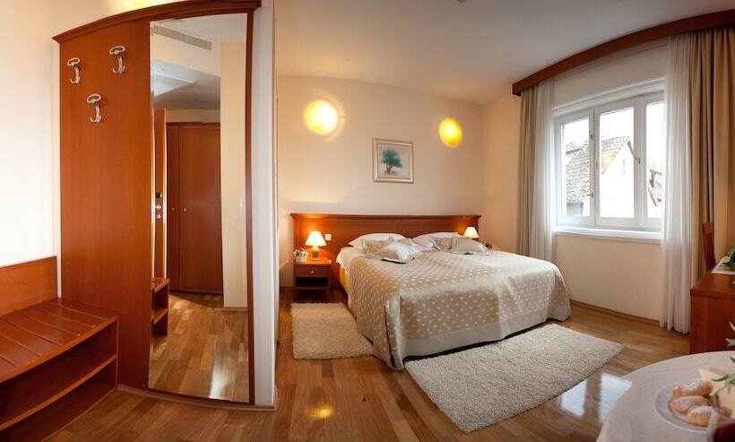 수피리어 룸, Royal Suites