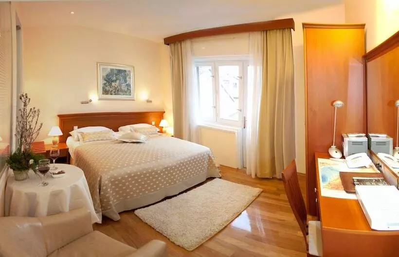 Quarto Superior, Royal Suites
