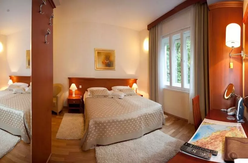 Quarto Superior, Royal Suites