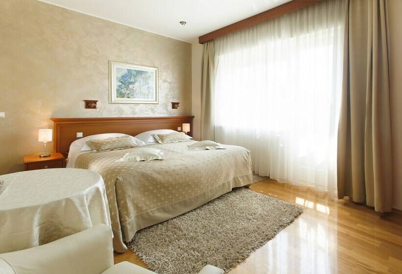 수피리어 룸, Royal Suites