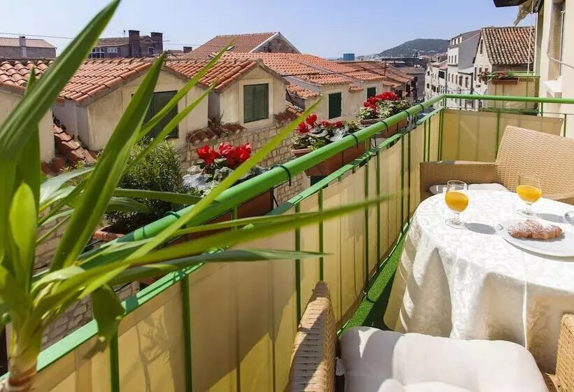 Quarto Superior com Sacada, Royal Suites