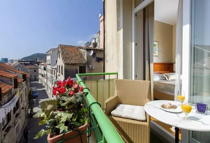 Quarto Superior com Sacada, Royal Suites
