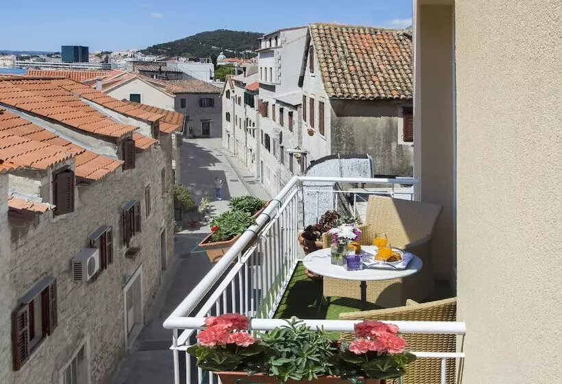 Quarto Superior com Sacada, Royal Suites