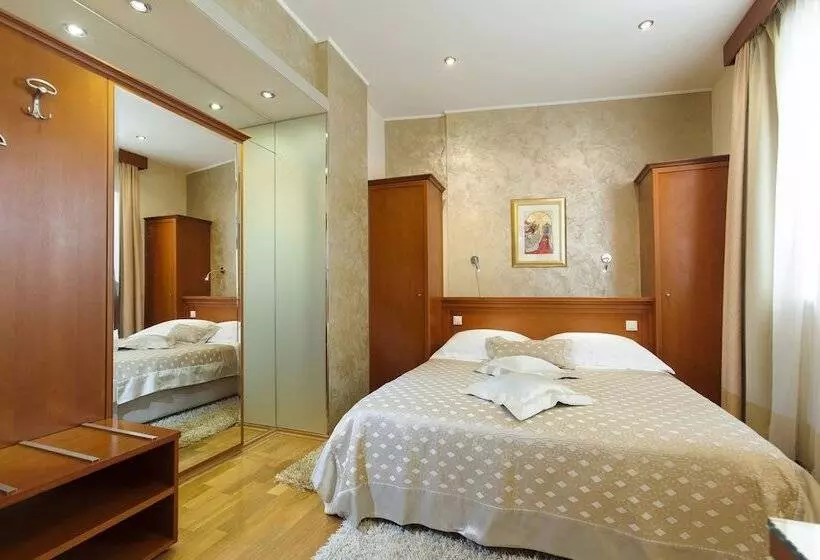 Quarto Clássico, Royal Suites