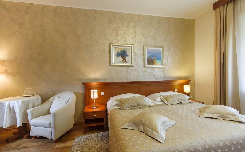 수피리어 룸, Royal Suites