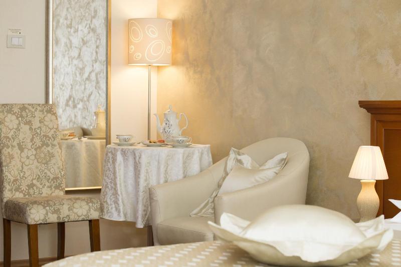 高级大房间, Royal Suites