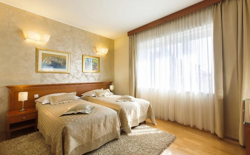 수피리어 룸, Royal Suites