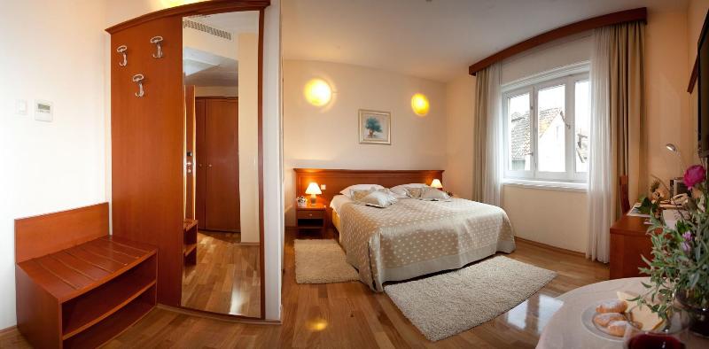 수피리어 룸, Royal Suites