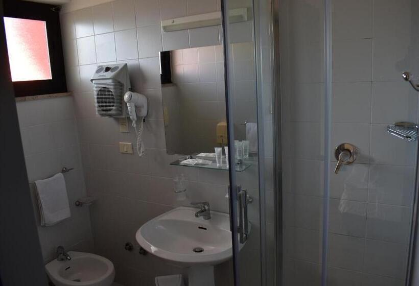 חדר סטנדרט, Sant Elia