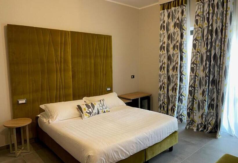 חדר קומפורט, Sant Elia