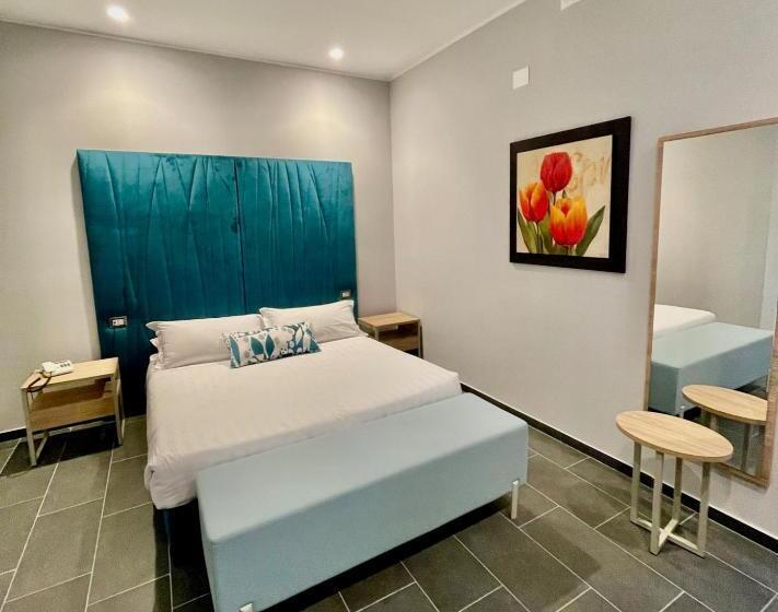 חדר קומפורט, Sant Elia