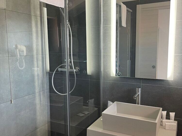 חדר קומפורט, Sant Elia