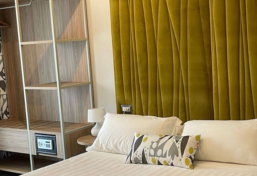 חדר קומפורט, Sant Elia