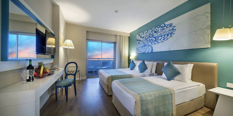 اتاق اساندارد با چشم‌انداز جانبی به دریا, Seashell Resort & Spa