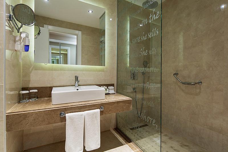 اتاق اساندارد با چشمانداز جانبی به دریا, Seashell Resort & Spa