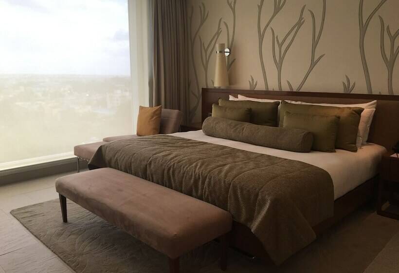 디럭스 스위트, Taj Yeshwantpur Bengaluru