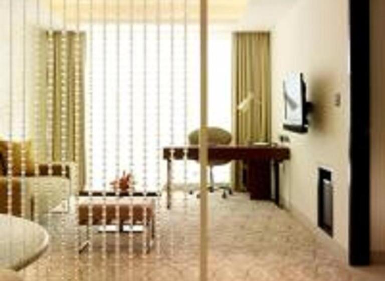 디럭스 스위트, Taj Yeshwantpur Bengaluru