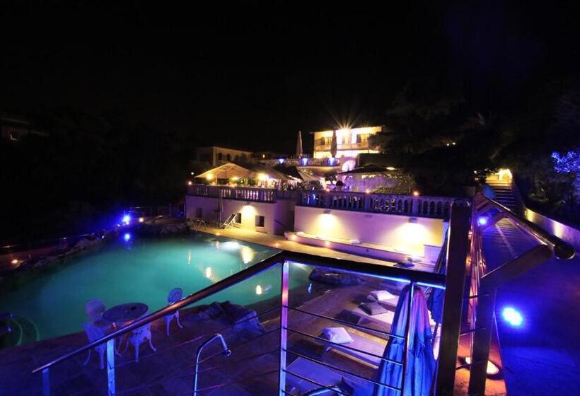 اتاق استاندارد سه نفره با چشمانداز کنار دریا, Villa Margherita