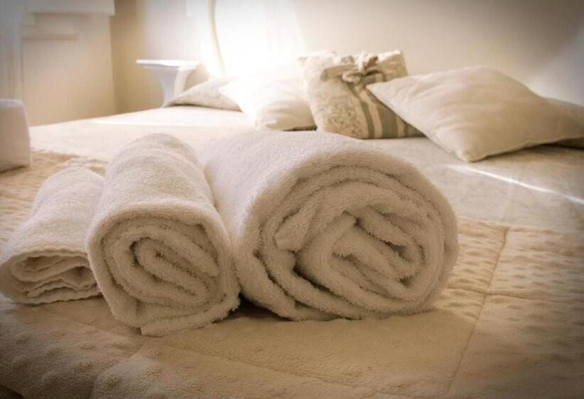 اتاق استاندارد چهار تخته, Villa Margherita