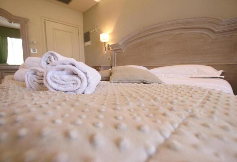 اتاق استاندارد چهار تخته, Villa Margherita