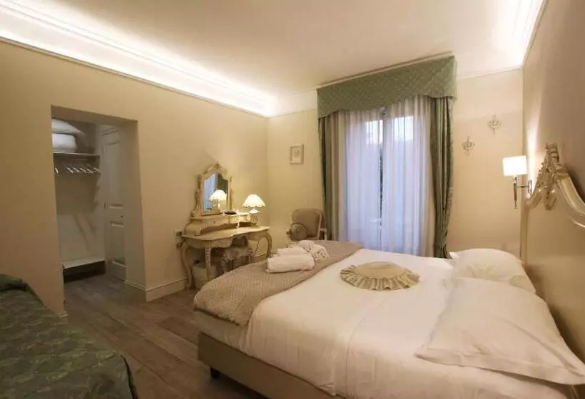 اتاق استاندارد سه نفره با چشم‌انداز کنار دریا, Villa Margherita