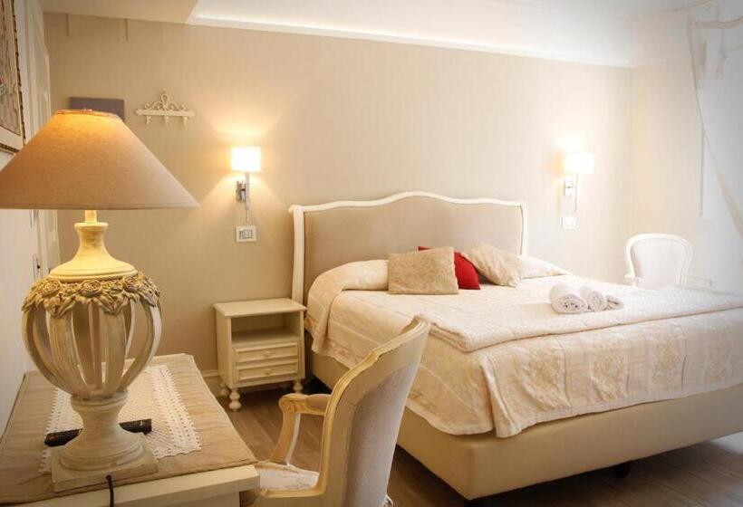 اتاق استاندارد چهار تخته, Villa Margherita