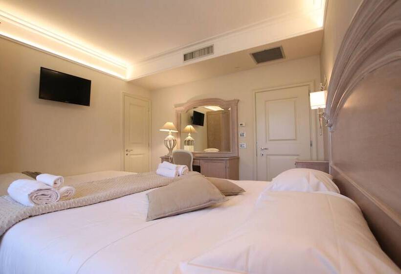 اتاق کلاسیک سه تخته, Villa Margherita