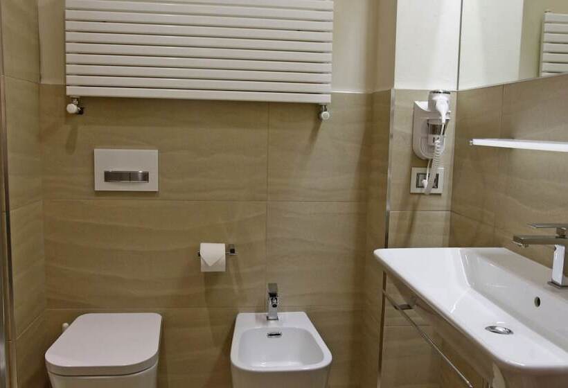 اتاق کلاسیک چهارنفره, Villa Margherita