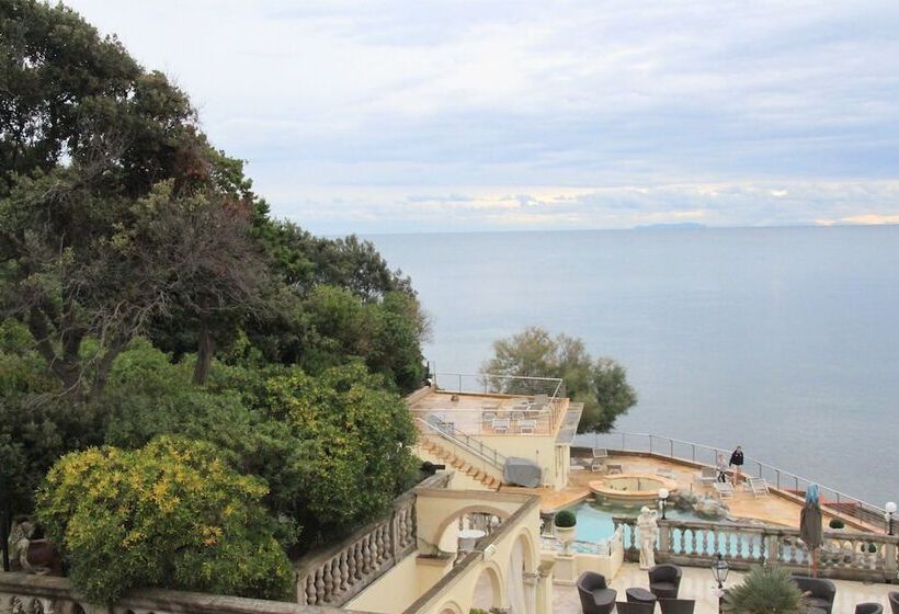 اتاق سوپریور چهار تخته, Villa Margherita