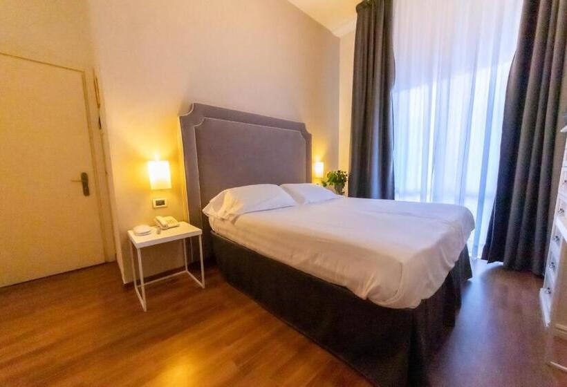 غرفة ديلوكس ثلاثية, Viscardo