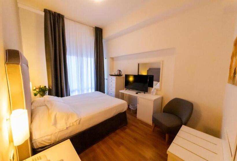 غرفة ديلوكس ثلاثية, Viscardo