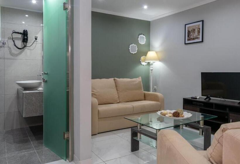 سوییت جونیور لوکس, Zante Pantheon