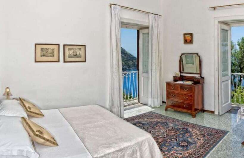 غرفة كلاسيكية مطلّة علي البحر, Romantic Hotel & Restaurant Villa Cheta Elite