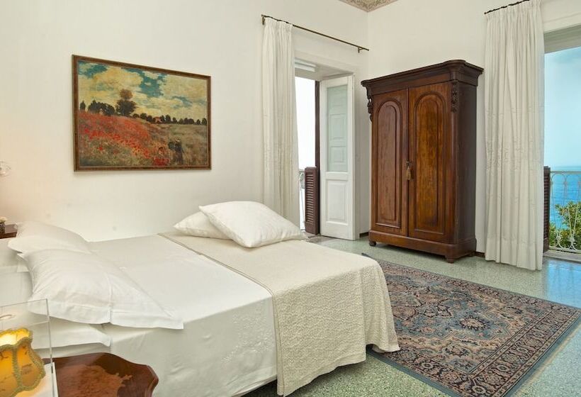 غرفة كلاسيكية مطلّة علي البحر, Romantic Hotel & Restaurant Villa Cheta Elite