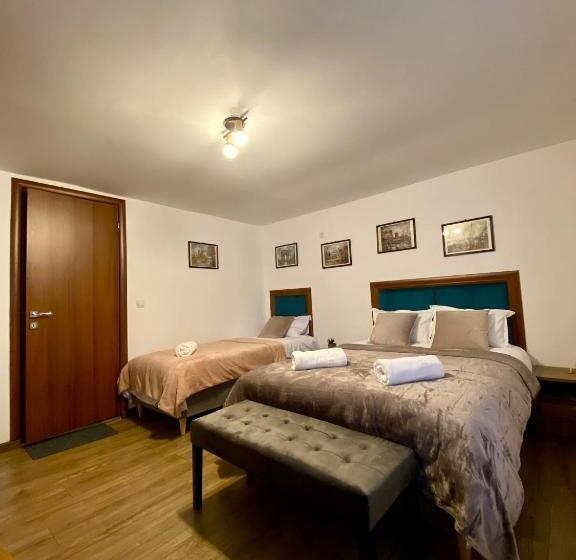 اتاق استاندارد سه نفره, Restaurant Pensiunea Carmen