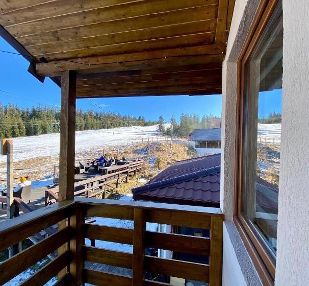 Четырехместный Номер Стандарт, Restaurant Pensiunea Carmen